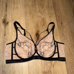 Elegant Lace Trimmed Black and Tan Bra